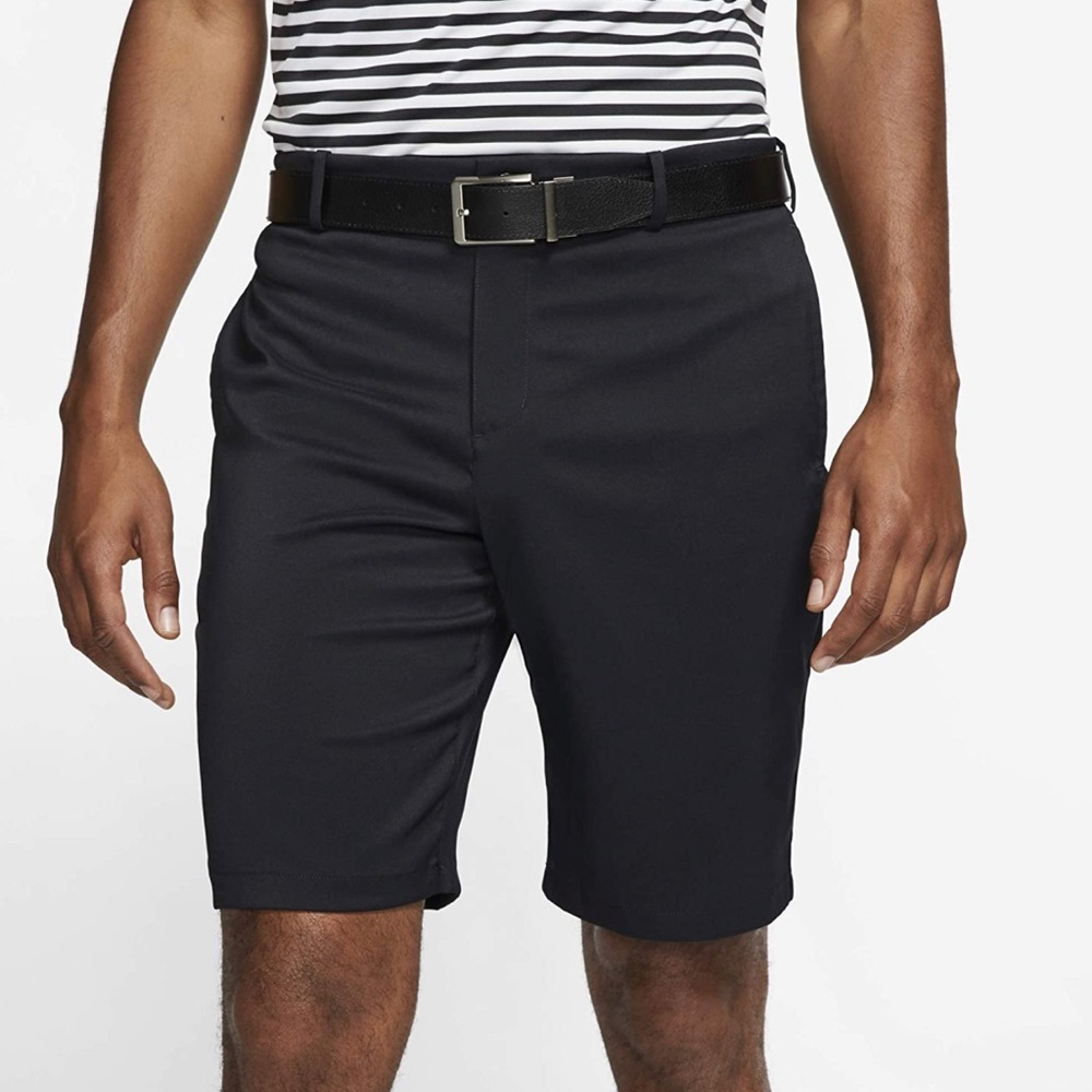 Nikes mens golf shorts . Gray size 32